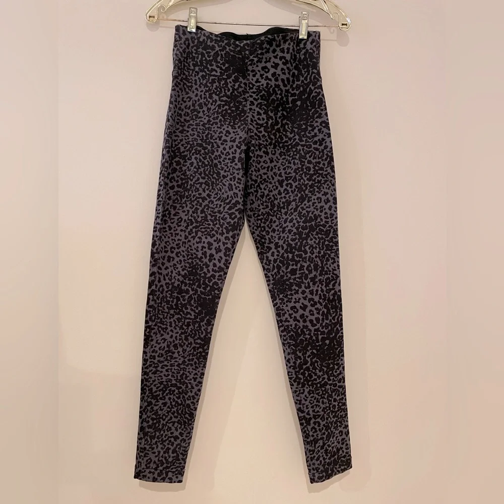 LYSSE Grey Leopard Print Toothpick Denim, Size Small - Picture 4 of 10